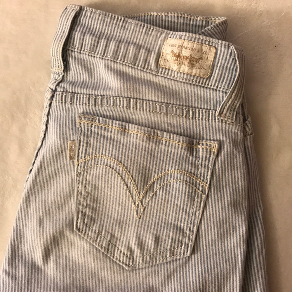Levi’s Blue and White Pinstripe Jeans - Picture 1 of 4